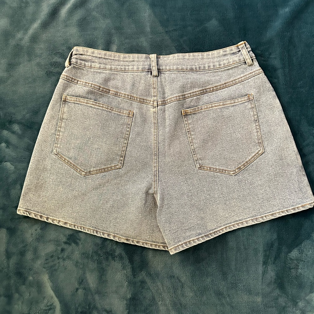 Fantastic Fawn Patriotic Star Jean Shorts🇺🇸 - Picture 4 of 6